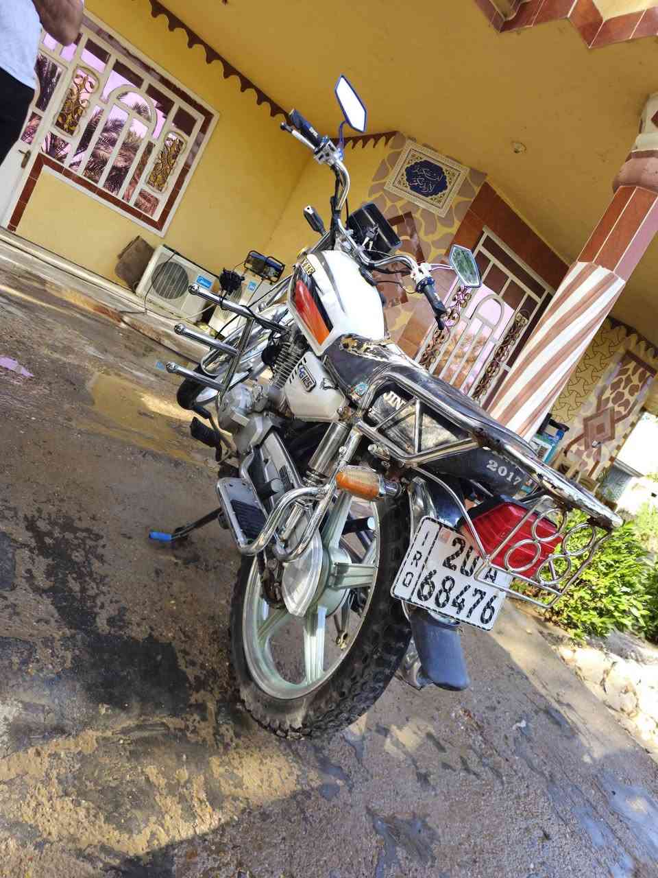 سلام عليكم
دراجة ايراني رقم وسنوية موديل 2017
مكينة ابلادية ممفتوحة مكفولة كفالة عامة 
تحويل مباشر
سعر 1250 وبيهة مجال
***********
