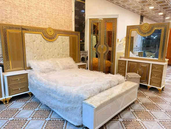 🚨 انطلقت أقوى تخفيضاتنا على موديل الأقواس – فخامة بسعر ولا أروع! 
بلنقد والاقساط

📉 من 2,450,000 دينار عراقي
🔥 إلى 1,950,000 دينار فقط
💥 فرق 500 ألف دينار خلال 6 أيام بس!

✔️ موديل الأقواس – نجارة عراقية 100%
متوفر ضمن وجبة الدرجة الأولى ووجبة الأصباغ (البوية)

✨ تفاصيل الطقم (10 قطع):
• كنتور بطول 330 سم + ملحق 430 سم – ارتفاع 250 سم
• تصنيع داخلي: صاج طبيعي 4 ملم
• وجه الكنتور: MDF سماكة 12 ملم
• الضهر: چرچوبة شد برغي
• القاعدة الأرضية: بلوك صاج
• أبواب نرمادة شريطية
• التقطيع الداخلي: حسب رغبتك
• سكك سلايت – تقطيع بلوك بورد
• الشازون: خزان + طابورية إضافية
• سرير 6 أرجل من بلوك بلاويد
• لون الدوشمة حسب اختيارك
• تصميم فريد بمسكات مختلفة عن باقي الموديلات

🚛 توصيل وتركيب لكافة محافظات العراق بكروه
🛠 صيانة مجانية لمدة سنة كاملة

📍 العنوان: الرمادي التأميم قادسية الاولى
📞 للحجز والاستفسار: ***********

🔹 معرض الجشعمي للأثاث – ثقة محلية بجودة عالية

⏳ الكمية محدودة والعرض ينتهي خلال 6 أيام فقط!
👇 لا تفوّت الفرصة وخلي غرفتك تحچي ذوقك!#الجشعمي الرمادي
