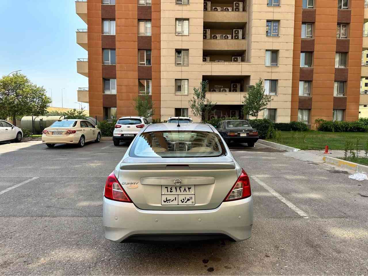 نيسان صني هندي 2019 يه ك جاملغي بيشه وه صبغه. و بستك جاملغي بشته وه ته زره ي هه وليري هه يه 
***********
*********** أربيل, العراق
