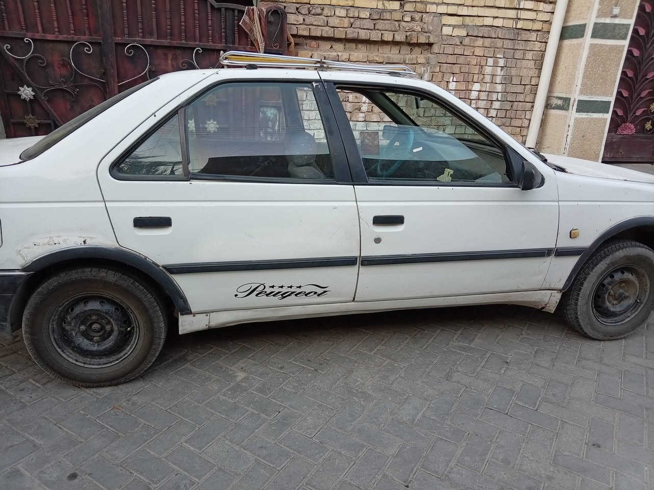 السلام عليكم بيجو روى ٢٠٠٩ مكينه جديده كير جديد تخم تاير كهربائياتها شغالة سنوية ٢٠٢٧.رقم بغداد انكليزي تحويل ثاني يوم. السعر ٢٤ وبيها مجال ***********
