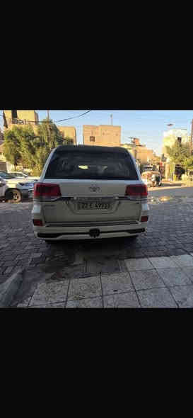 السلام وعليكم 
للبيع او للمراوس بسياره كوري
لاندكروز موديل ٢٠١٧ رقم أربيل الجديد باسمي
السياره بيه صفحه السايق صبغ
فقط
فتحه بصمه شاشه أربع كاميرات جلد كشن كهرباء سبعه راكب ٣ قطع تبريد  لد امامي لد خلفي ثلاجه
***********
مكانه بغداد الامين ٢ مجاور قاعه الزهاوي
