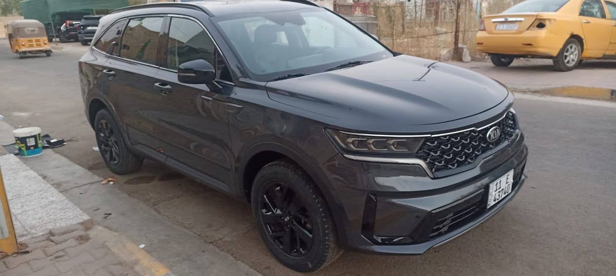 سلام عليكم سورنتو مديل 2021وارد امريكي  بسمي فول مواصفات عده بنراما ماشيه السياره 45الف تخم تاير جديد حداديه جديده مكاني بغداد الحسينيه السعر 190 رقم الهاتف ***********
