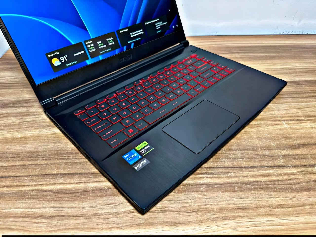 السلام عليكم
لابتوب كيمنك للبيع 
لابتوب MSI GF63 Thin    (جيل الثاني عشر) للبيع 
المعالج core i7 -12650H (الجيل لثاني عشر )
الرام  (ddr4)  حجم 16GB  قابل للتطوير
الهارد (Ssd) 256 ssd  m.2  اللي يعتبر من اسرع انواع الهاردات 
كرت الشاشة الخارجي (Nvidia Geforce RTX 4060 ) حجم 6 كيكا 
الشاشه حجم 15.6 انج ضد التوهج  والانعكاس  144 هرتز 
نظافة تصل الى 98%
يحتوي كل  فان قوي  للتبريد ❄️ 🌬️
 يحتوي على سماعتين ستيريو مدمجتين (Stereo Speakers)🔊🔊
باتري ليثيوم 6 خلايا شحن سريع 135 واط وشاحنته الاصليه 
  كيبورد ضوئي  لون احمر  ليزري وبيهه منفذ تايب سي ورام وسيم كرت وكامره دقة 1080 الحاسبه مستخدمه شي قليل شخط واحد ‏ مابيه
بطارية 5 ساعات أو اكثر وحسب الاستخدام 
 بطارية قوية 🔋
  ‏وزن الابتوب خفيف ومناسب للتنقل
  ‏+
  ‏هدية 🎁
(ماوس+شاحنة اصلية 135W شحن سريع)
+++
هدية مع الابتوب
3 العاب+لعبة ببجي 120 فريم 
  ‏+
برامج
Microsoft office 2025
AUTOCAD 2025
PHOTOSHOP 2025

وافق ادمن❤️❤️
واتساب 
***********‬‏
