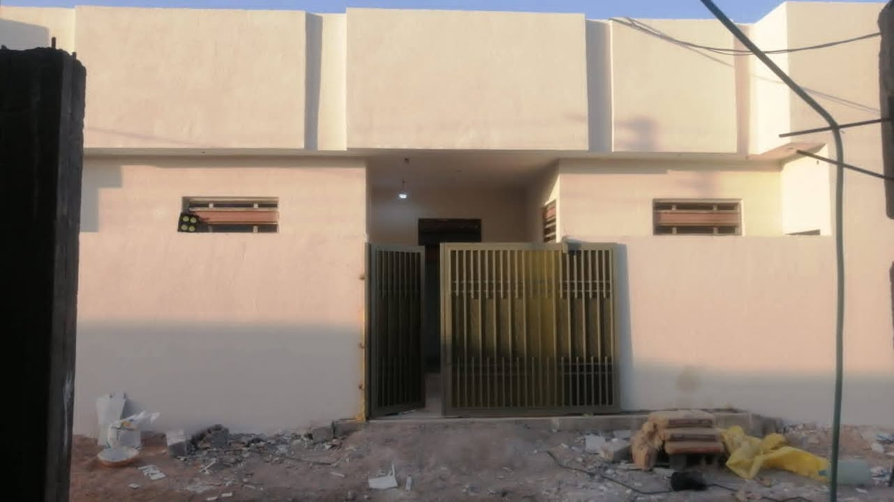 السلام عليكم
بيت للبيع العنوان ابو الجوزي البيت جديد ومرتب
يحتوي علا 3غرف ودوانيه ومطبخ وصحيات 
المساحة 220متر
السعر 124 بيه مجال 
الاستفسار الاتصال ***********
