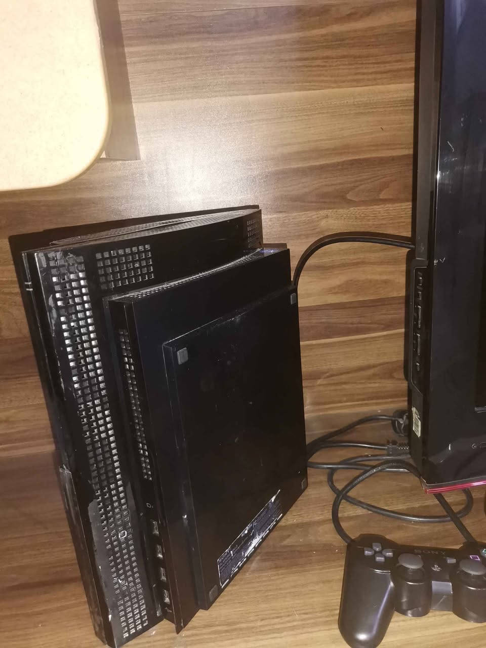 Ps3 fat 200 giga كه له ك باقش بيعيب ده ستكه ك يل كه ل سعر 85 ومجال *********** دهوك, العراق
