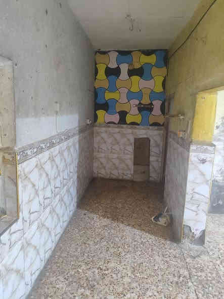 السلام عليكم يتوفر لدينا بيت بالماجديه قرب فلكه تسواهن للايجار سعر الايجار 250 بيت يحتوي على غرفه واحده ومطبخ وصحيات وصاله والاستقبال 
***********
