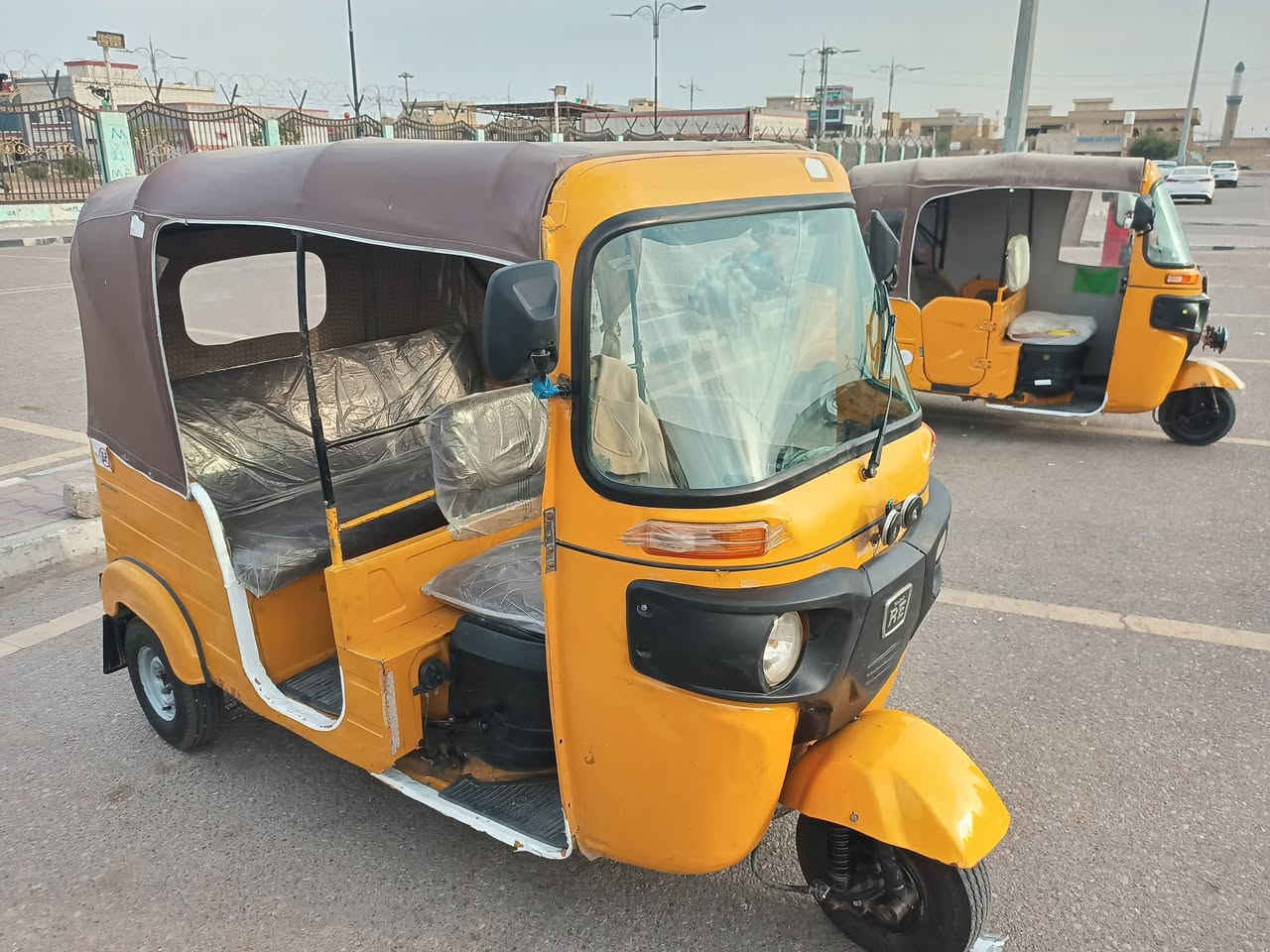 السلام عليكم تكتك لبيع موديل 19 السعر 5300000اوراق كامله وبيعه مجال هاتف ***********
