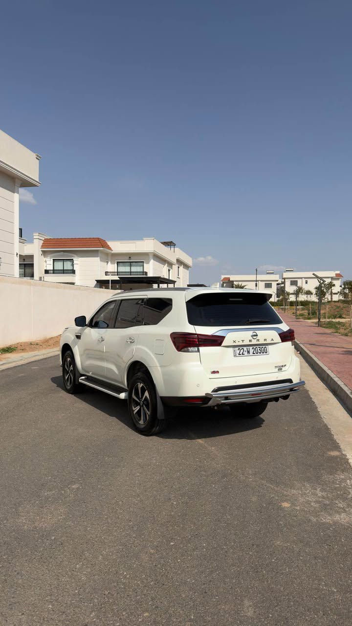 وكالة السور - Titanium 
نيسان اكستيرا موديل ٢٠٢٤
فول مواصفات تيتانيوم 
كشنات جلد برتقالي بقلاوة 
تبريد مركزي منفصل بلسقف 
بصمة وتشغيل عن بعد 
حساسات خلفية 
شاشة كبيرة 
٧ مقعد 
ويل كروم 
لايت زينون ٤ عدسات 
باك لايت ليد 
سيارة عالية للطرق الوعرة وعملية بامتياز 
كير ATF 
محرك 2500 
ماشية 5 الاف كيلو فقط بعدها زيرو 
سيارة بيها كتاب تضليل 80% 
و عليها رقم مميز 
وباسمنا السيارة وكالة وتحويل بشرط 
بيها ٣ سنوات او ١٠٠ الف كيلو تبديل زيوت وفلاتر وكل الصيانة مجانية 
وضمان شركة ايضا ٣ سنوات شامل كل شي شركة نيسان السور 
درع امامي وخلفي مشدود عليها 
السعر المطلوب : ٢٩٠ ورقة وبيها مجال 
مكان السيارة : اربيل 
للتواصل : *********** واتساب أربيل, العراق
