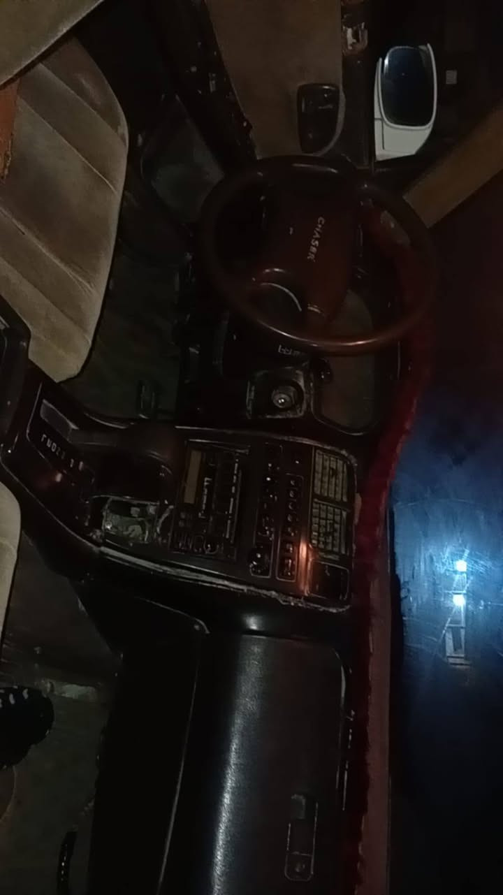 السلام عليكم شيزر للبيع او مراوس
كير شرط محرك زين 
السياره منفيس ضايع 
السعر 14 وبيهه مجال 
***********
