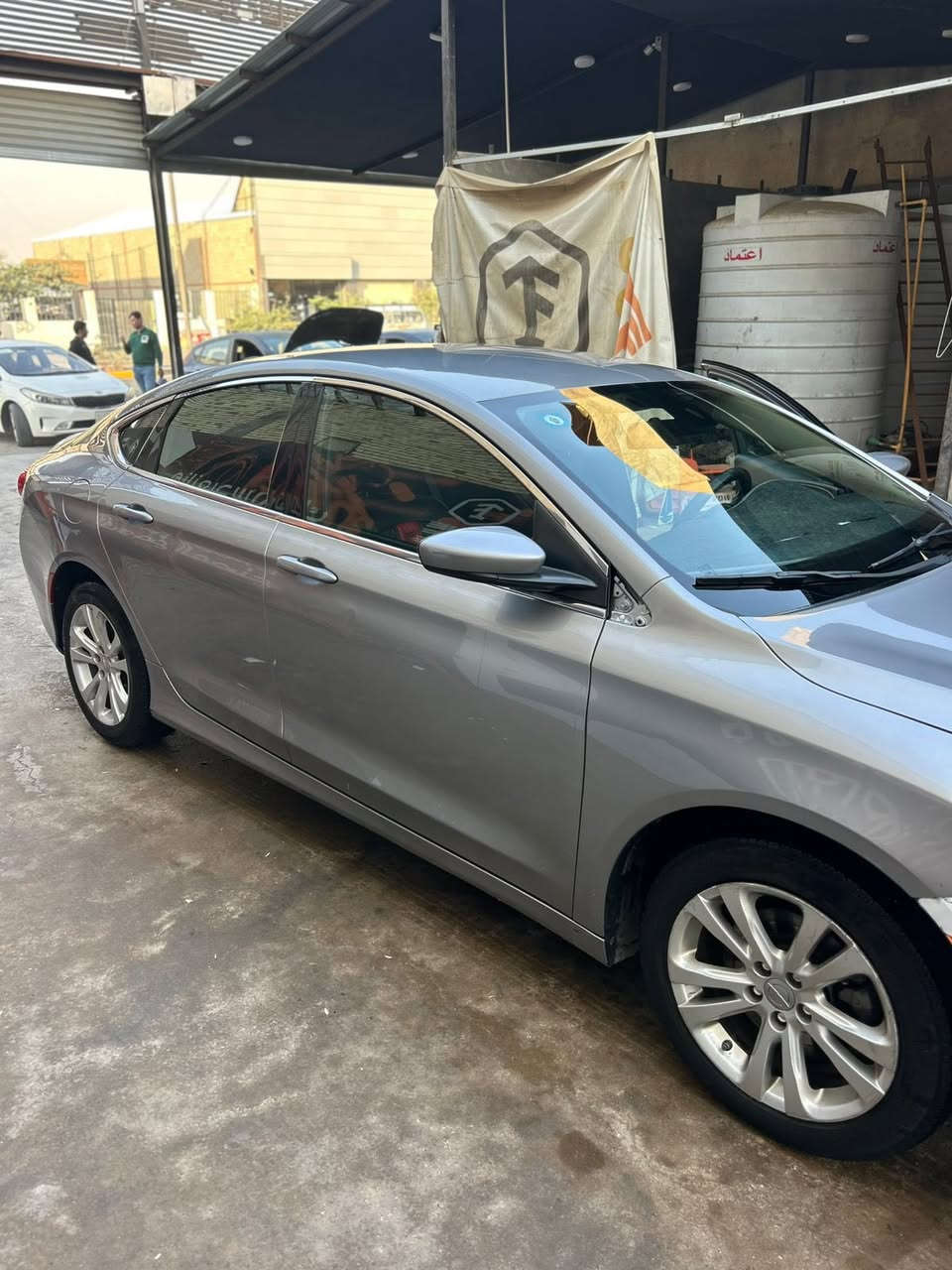 سلام عليكم c200مديل2016 بيه قطعتين صبغ باب السايق ولجاملغ السايق وقطعه تبديل الصندوك باقي السياره كفاله عامه 
السياره بسمي نص فول حداديه نص عمر تخم تاير جديد كير محرك كفاله تبريد خير من الله حماوه ممتازه لا تنقيص لايتات زينون العنوان البصره النجيبيه دور الكهرباء 
مكلف بل النشر 
للاستفسار ***********
السعر 105 قابل للتفاوض
