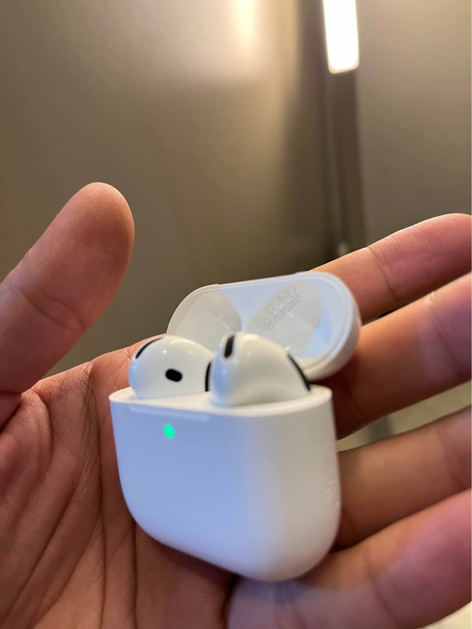 ايربود جيل رابع تابسي
السعر ٧٥ قفله ماكو هيج سعر 
ملحقات فقط كفر 
بعدها داخل ضمان 
*********** بغداد, العراق
