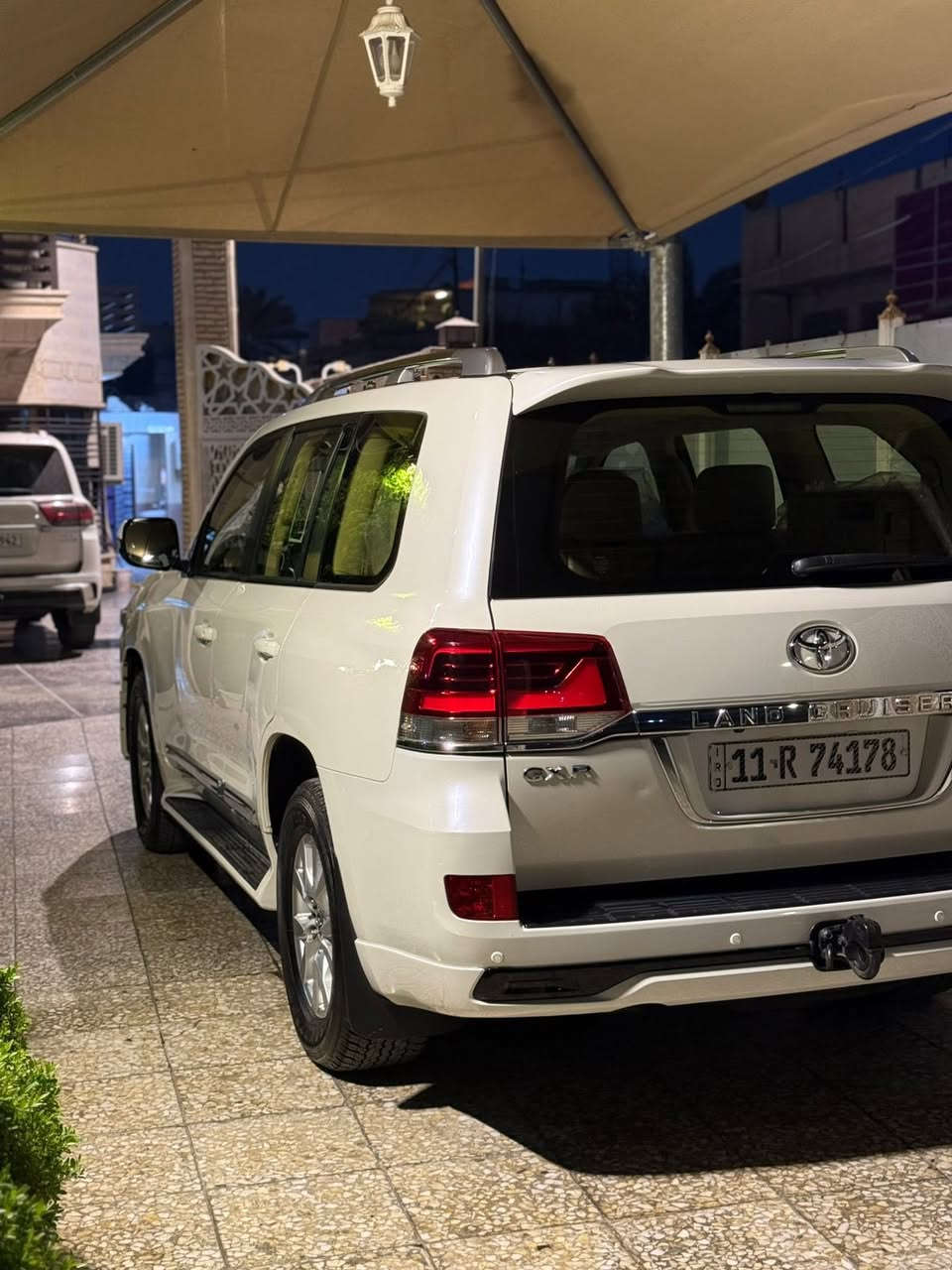 لاندكروز ٢٠١٦ صور السونار مرفقة السعر ٥٠ ألف وبيها مجال بسيط حك الجية للاستفسار 

0771 522 3701
