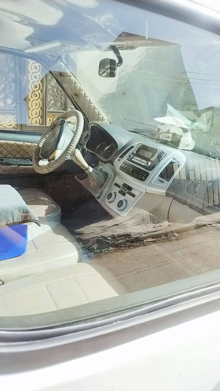 سلام او علايكم جنبي ناصي مديل ١٤ تخم تاير حداديه مكينه كير دوشمه كل جديد سياره احاله من الصور العنوان بغداد حي العامل *********** ملاحضه ما متواجد على فيس السعر 90 او بيه مجال
