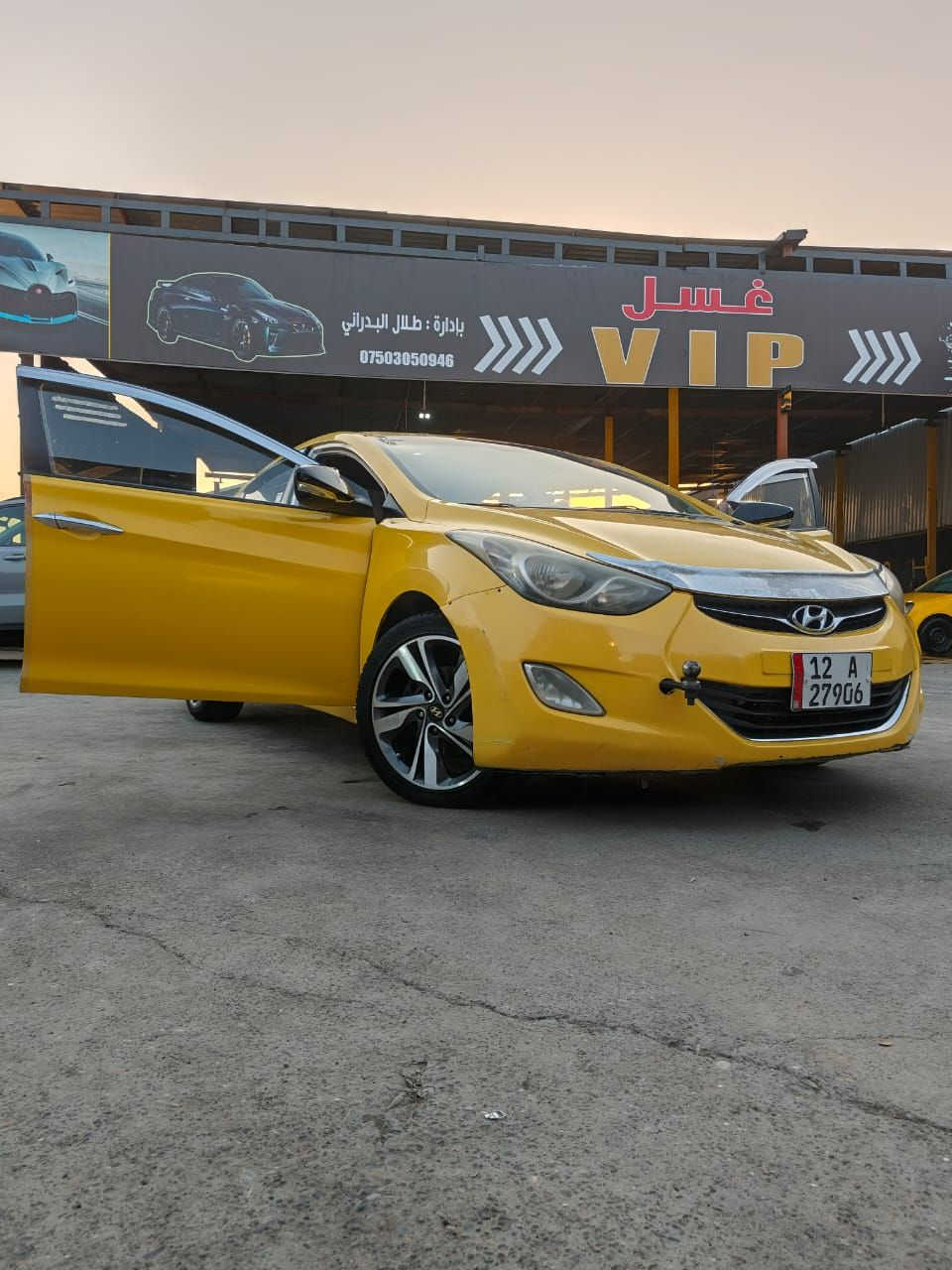 السلام عليكم ورحمة الله وبركاته  السيارة 2012 موديلها السياره بدون ضرر محرك لاصرف ولانفخ السياره بيها تلقيطات  مال تكسي وسياره بدون ضرر كاربون وبانزين بيها قديم الغرامات 0 السياره نصبتها حلوه وكدام العين ومكانها موصل   سعر السياره 115 الرقم للتواصل ***********
