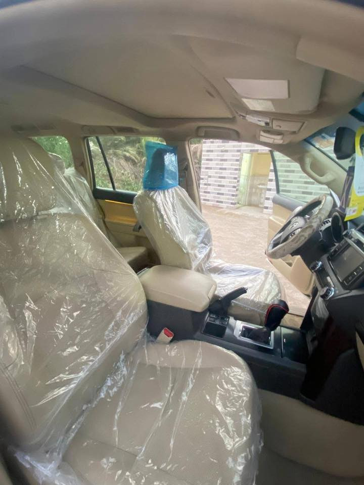 يالله
برادو 2014 VX 

السيارة جديدة بمعنى الكلمة 

ماشيه 125 الف حقيقي 

فول مواصفات 

كشنات كهرباء 

تبريد كشنات 

3 قطع تبريد 

عداد إلكتروني  (لكززز ) 

فورويل 

انضمة جبال 

مانع انزلاق 

طفاية حريق 

مري كهرباء 

طبعا السيارة 6 سلندر 

شاشة بلادي 

كامرة خلفية 

حساسات إماميه وخلفيه 

كشافات ضباب 

لد نهاري 

نضام ترحيب ب الباب  من شركة تيوتا 

تايرات جددد 

السيارة عليها إدامه كاملة من شركة تيوتا 

وبعد مواصفات البرادو ال VX معروفه واحد على واحد 

رقم بغداد وسنويه 2029

للاستفسار ***********

السعر 335 

 ***********
