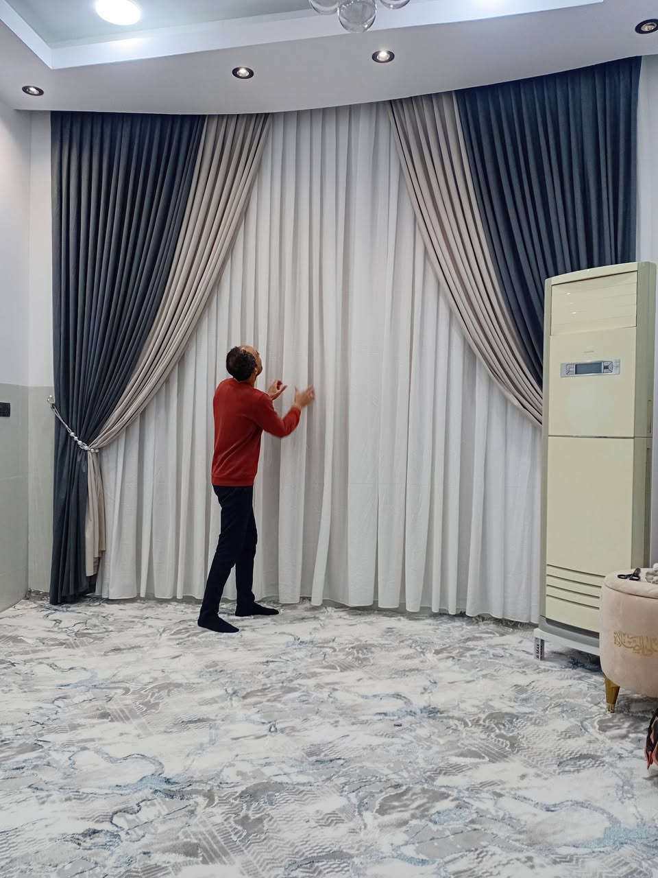 ستائر الفيروز تقدم لكم أروع الستائر حسب الطلب ولقياس الموقع شارع المستوصف يم مجمع عبدو ناحيه الامام رقم الهاتف للأستفسار  ***********
