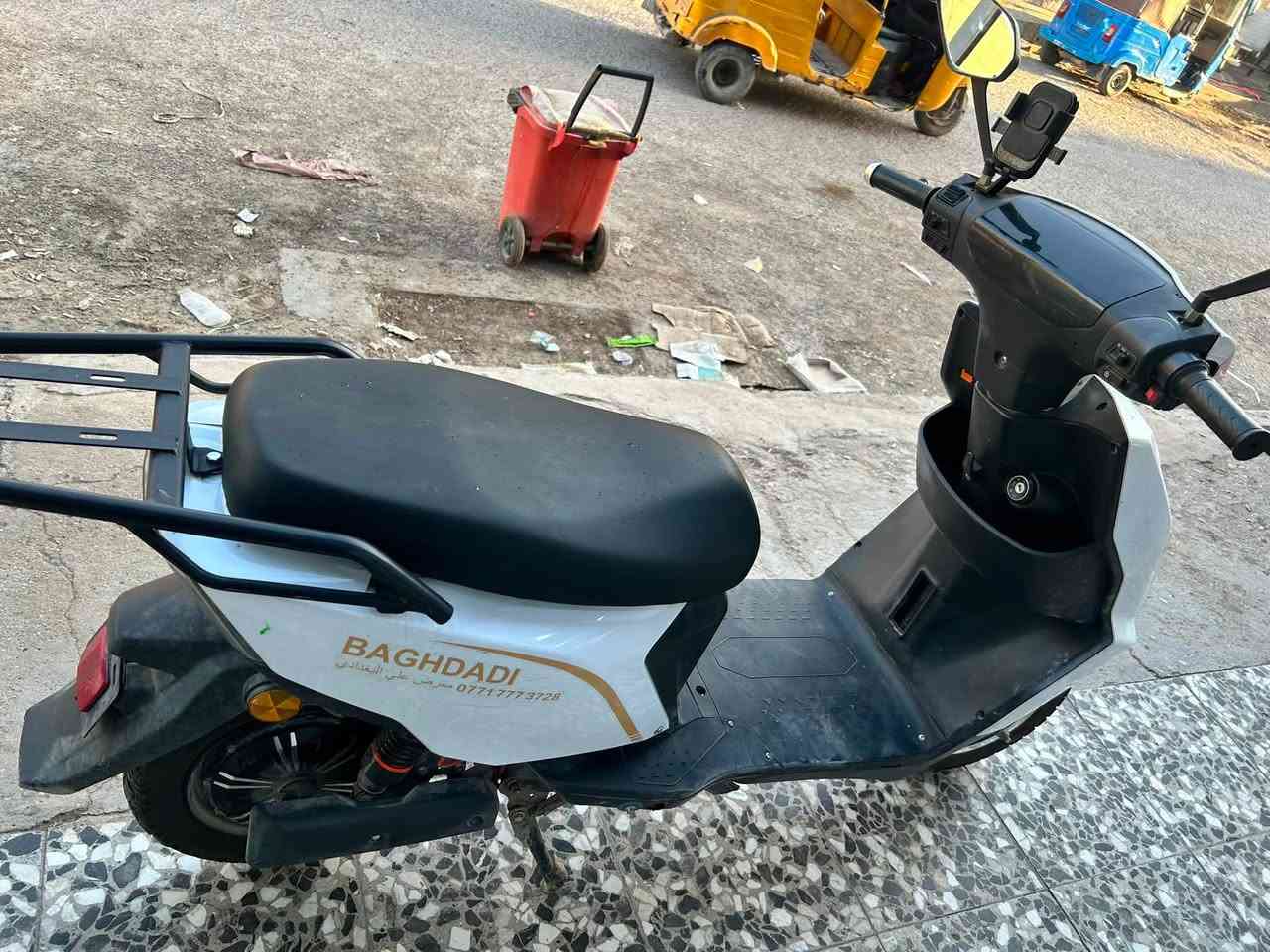 دراجه شحن تمشي 100 حقيقي 80 نظيفه مبدل بطاريات جدد صار شهرين اروح ورجع يوميا بيه البغدادي الجديد تاخذني وترجعني سعر 500 وبيه مجال حك الجيه عنواني بغداد العبيدي رقمي ***********
