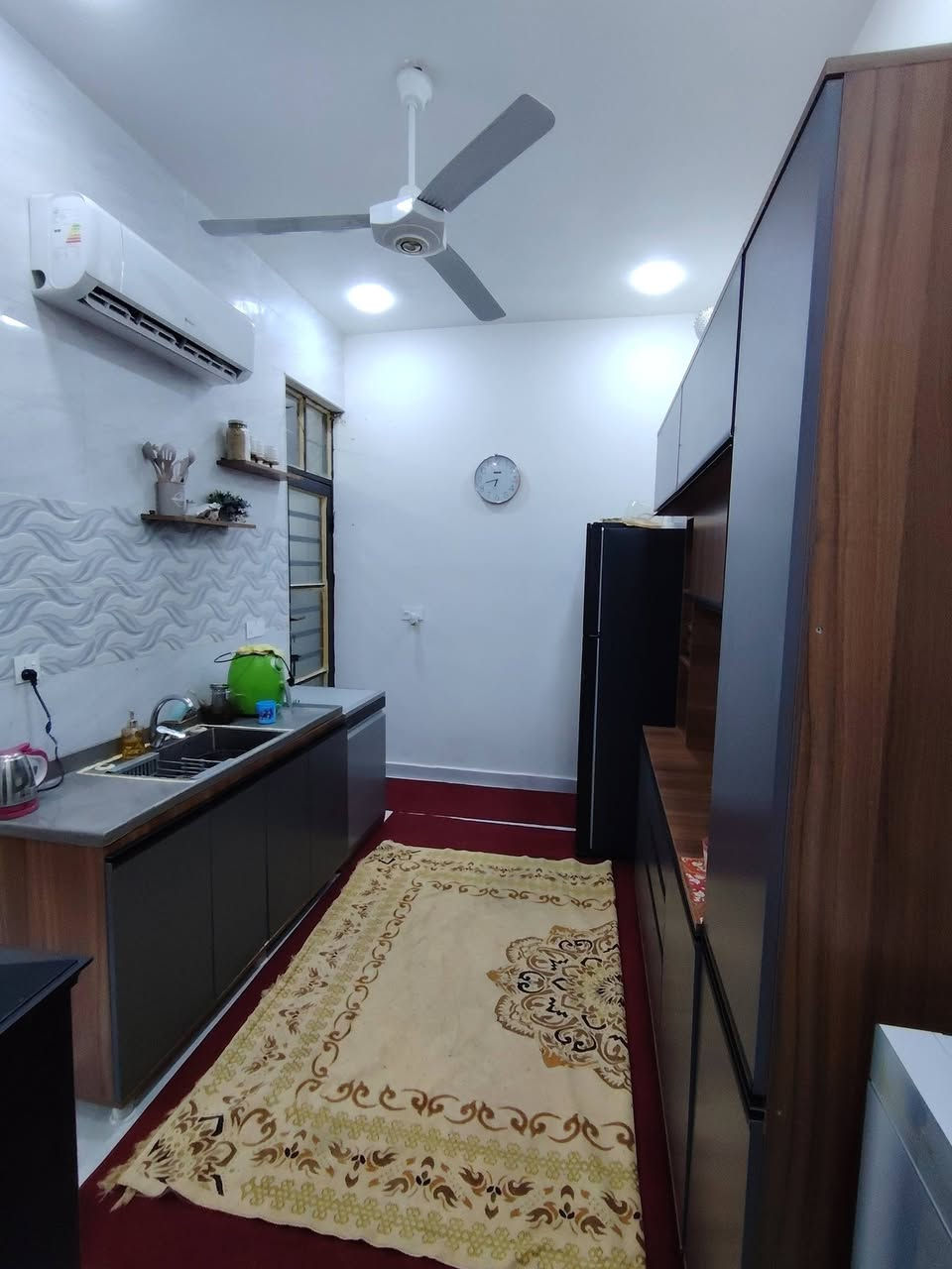 السلام عليكم
بيت ٥٠ م طابو زراعي صرف تنازل شركة من صاحب السند
طابقين وبيتونه غرفتين نوم بناء جديد مكانه يم جامع رياض الصالحين بصف المجزرة السعر ٩٥ مليون وبيه مجال
للاستفسار على ***********
