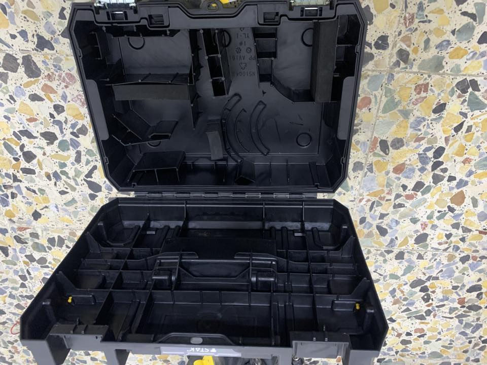 للبيع جنط ديوالت
عدد٢
بغداد م الصدر 
***********
السعر ٤٠ الف
