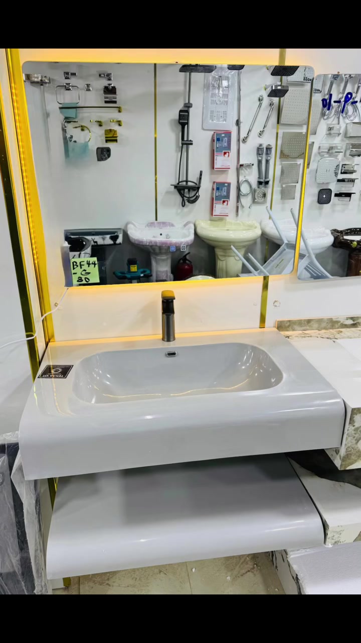 عنوان الجوده والامان
علاوي السوري للصحيات
قضاء عفك قرب جامع راية العباس
***********
