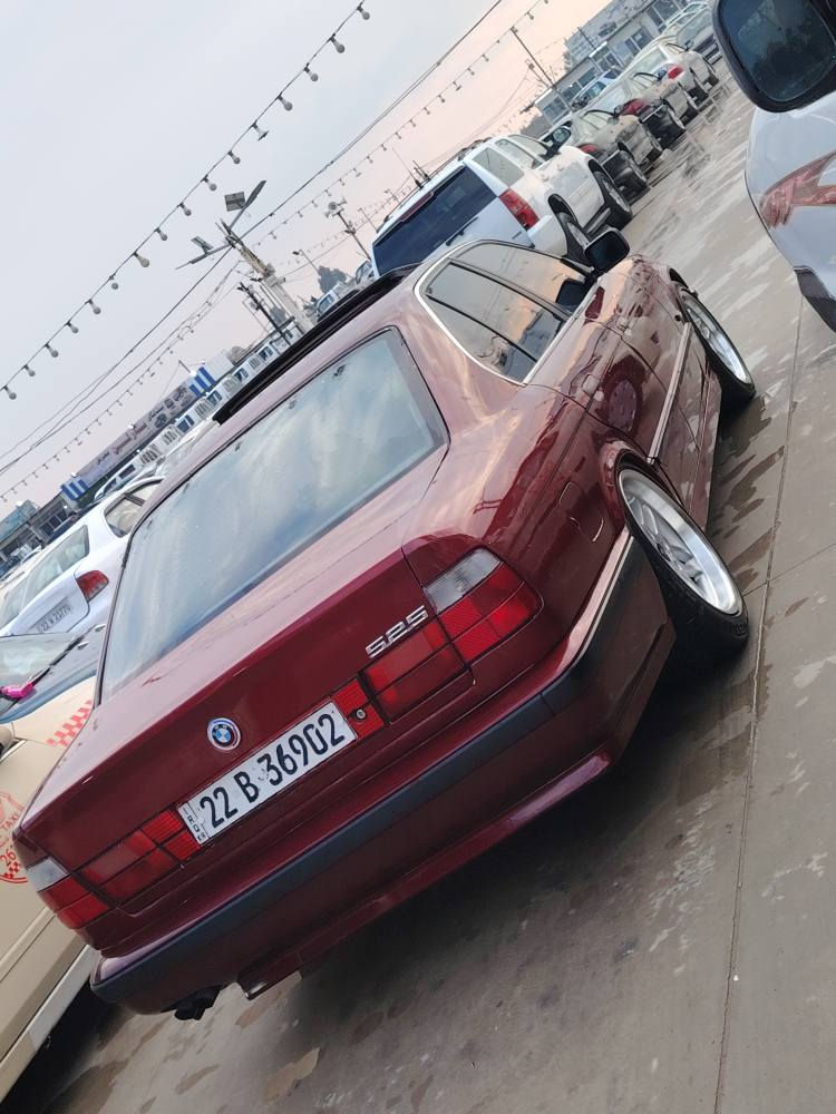 نBMWموديل 1991 فول مواسه فات كير توماتيك مه كينه 525 كه بس سلايت  ٤ جام كاره با بيش رام يانى بيش كه وره كوشن جلد ناوسبى ته بريد ساردوو كه رم ده بل ئيرباك سه ياره كه M مه يانى سبورت قه بات مواسه فات براوه وه ركه ران كير مه كينه ته قه و ره قه ته بريد به ناوكردن وه كاله هه مووى به شه رت مالي دوسته ته نها ئه زيه ته كى بيشى هه يه بن راديته ى سعر 80 كه لاو موحامه له يه كى كم  *********** أربيل, العراق
