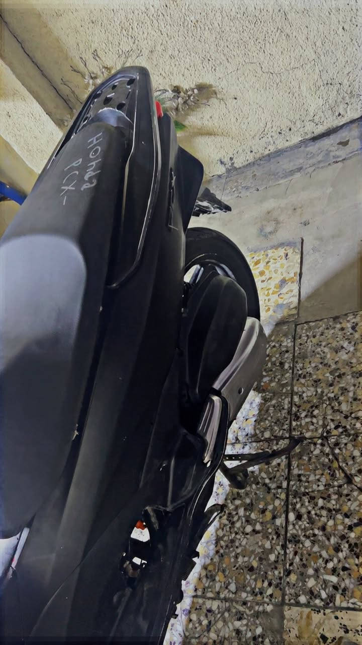 السلام عليكم pcx جيل الثاني 2015 حساس ادزحام حساس استاند كهربائيات كلها شغاله السعر 1500 رقمي ***********عنواني بلديات
