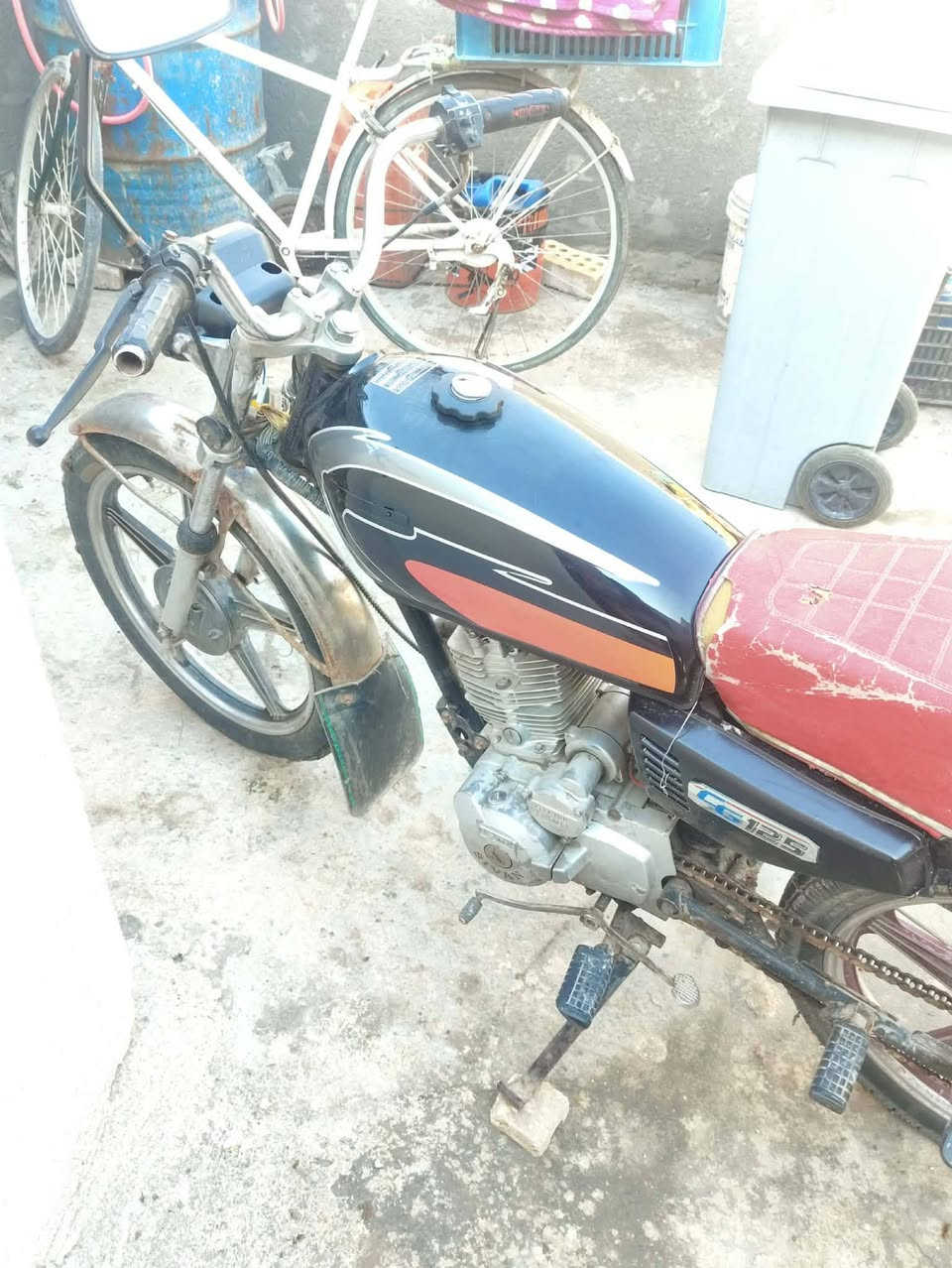 دراجه ايراني سيفان 5 كير موديل 20 نضيفه محرك لاتنقيص ولاتبخير خير من الله بدون اوراق اكفل حلال وحرام نقص بس باتري سعر 300مكاني زعفرانيه ***********
