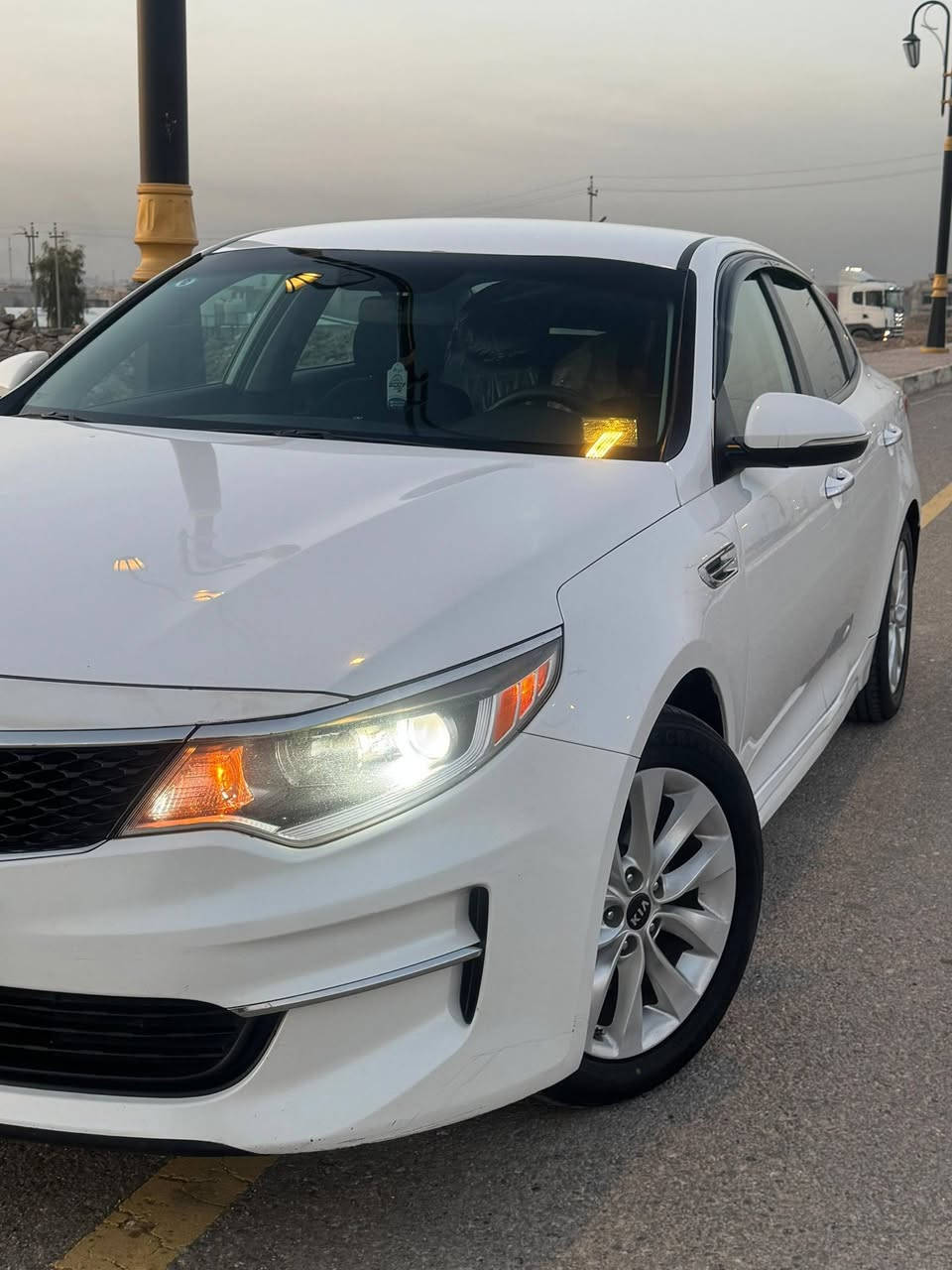 سلام عليكم
اوبتيما 2016 امريكي حادث تخريب بيها 3 صبغ 
سياره عليها ادامه كامله 
منظومه زينون 
تبريد جديد اني بدلت افريز تبريد وتدفه اثنينهن 
تخم تأير وباتري جديد 
رقم بغداد الجديد 
مواصفات نص فول 
سياره جاهزه منقصها اي شي 
مكان السياره بغداد الغزاليه 
***********
الشراي يتصل بي واتساب ممتواجد عل فيس 
السعر 128 وبيها مجال
