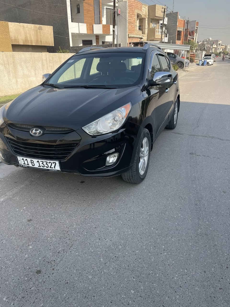 السلام عليكم
للبيع هونداي توسان 
موديل 2011
رقم بغداد دولي بسمي سنويه وهزه جديد 
وارد كندي 
حادث جاملغ امامي بدون دواخل بيها 3 قطع صبغ وبيها بلحافه مالت الباب صبغ 

محرك 2000 دوش 
محرك كير مكفولات 
فور ويل 
صدر تمام 
كشنات جلد ومخمل 
تدفئه كشنات 
تحكم استيرن جهتين 
كروز سرعه 
شاشه كامره 
ماشيه 150 كيلو 
السعر 118 وبي مجال 
مكان السيارة بغداد حي الجامعه 
***********
***********
