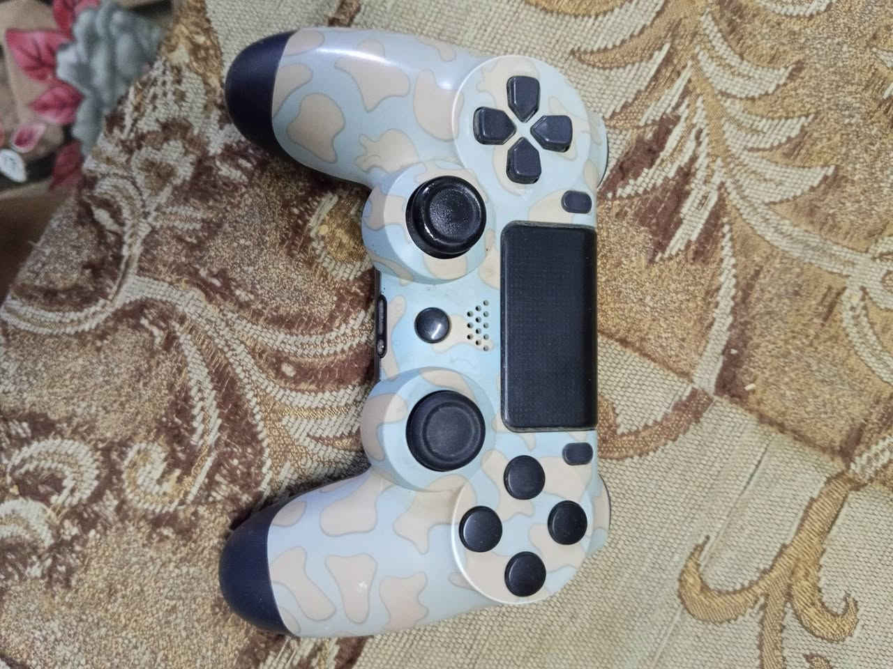 سلام عليكم شباب
Ps4 فات مهكر 
نظام 11.00
نظام القطعة التهكير مو فلاش 
العاب ..ردد ردمشن 2 / غاد اوف وار 4 / مصارع انمي / FC26 /FC25 /PES18 / مع تطبيقات تنزيل العاب و الملفات 
مع ثلاث جويستكات 
الحمرة اصلية 
الزرگة تجارية 
وهاي السودة مال سبايدر مان تشتغل عل ps4 / ps5 اصلية مع شاحنة خاصة 
مع يو بي اس ماركة زيوس مودة الشغيل 40 دقيقة بعد اطفاء الكهرباء 
ملاحظة/ ال يو بي اس ايشغل البلي فقط ما ايشغل الشاشة 
انت تگدر اشغل الشاشة علية بس هذا الشي راح ايقلل عمر ال يو بي اس .. وشباب النضافة هي تحجي البلي يمي تقريبا سنة وحدة اي مشكلة ما واجهتني .. معلومة الي ياخذة اعلمة شلون الينزل العاب من اموبايل لل ابلي يعني طريقة ناجحة اني استعمله


**إذا كنت صاحب هذا الإعلان وتريد حذفه لأي سبب، رجاءا أرسل رسالة إلى الدعم الفني**