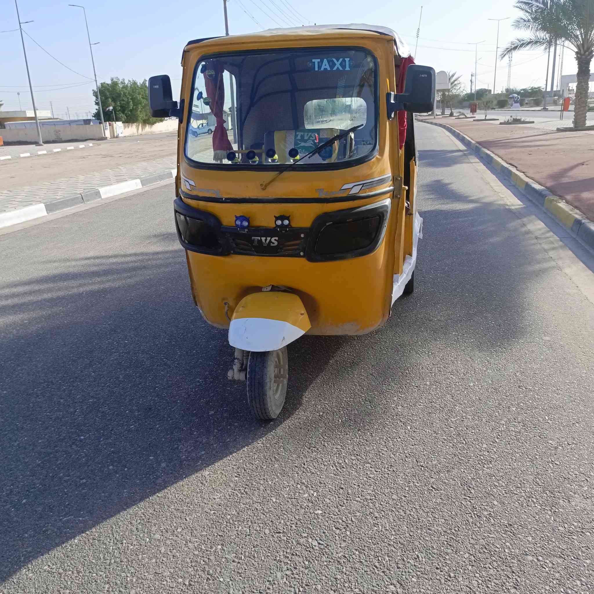 السلام عليكم تفي اس اللبيع. رقم وسنويه بس الوحات مامستملهن السنويه عندي تروح بس تستلم الوحات  تكتك خير من الله بيه محرك 21 مجفت مره وحده شرط وبيه خياس بدوس مصلحات  تكتك تجي وشوف بعينك تخبل شاهد الله ب 4 وبيه مجال قليل *********** مكان تكتك بصره سفوان
