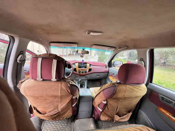 بسم الله الرحمن الرحيم 
للبيع تيوتا هايلوكس موديل 2009 

محدث 2015  كير عادي كير محرك مكفول 

الضرر موضح بالسونار تخم تاير  السعر ١٤٠ وبيها  مجال بسيط ***********
