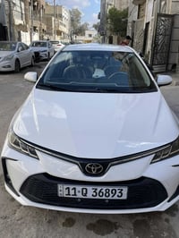 للبيع تويوتا كورلا هايبرد  الشكل الخليجي   رقم بغداد بسمي استخدام شخصي...