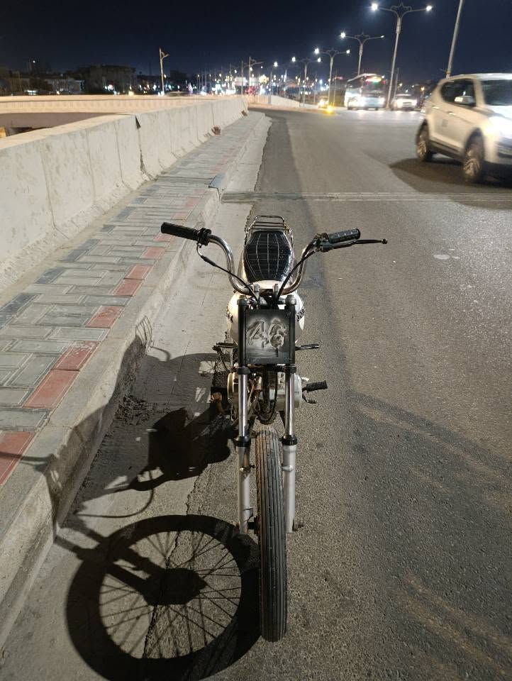 السلام عليكم دراجه نامه تعمير بدون اكفلك عشائريآ من السرقه دراجه حلوه مرتبه عوزها شوي ترتيب تعمير كله جديد عده المكينه الدبل الكدام سعرها ٤٥٠ وبيها مجال حك جيه المو شراي لا يراسل
عنواني ميسان قطاع 30 
***********
*********** عمارة, ميسان
