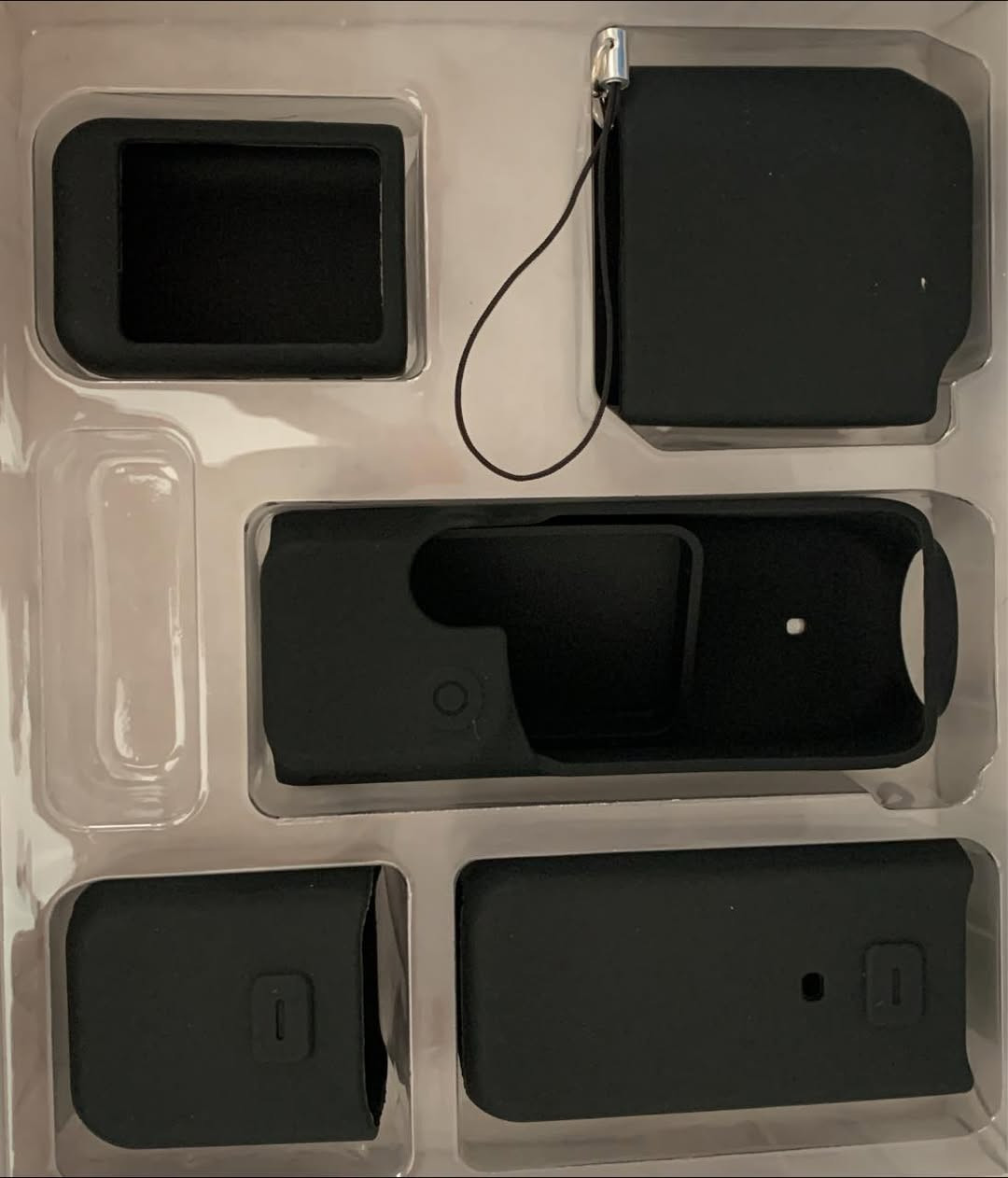 كفر حيماية  سليكوني للosmo puckt3. 
احسن نوعيية لحيماية كاميرا  ضد كسر ضرر
***********
الان اطلب 
توصيل متوفر 

#DJI #djiosmopocket3 #DJIOSMO
