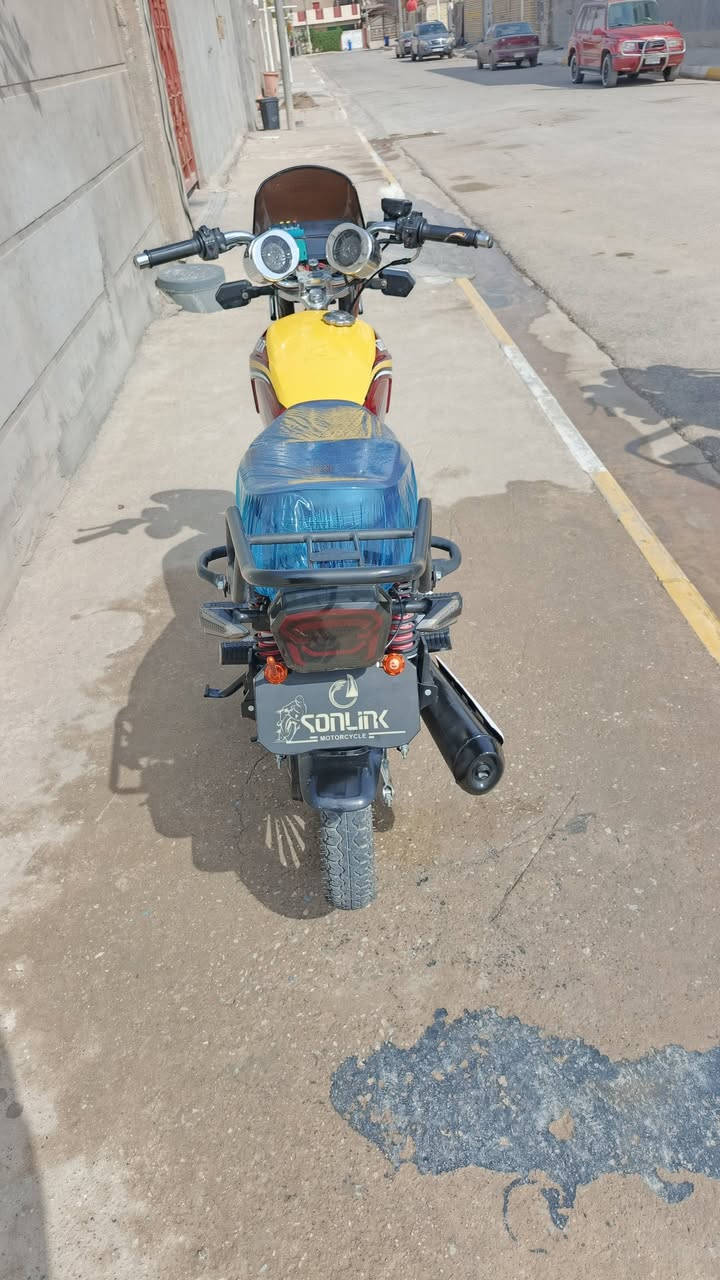 السلام عليكم
دراجة للبيع موديل 2025  مكفولة كفالة عامة 5كير محرك 200المكان الحفرية السعر 900 وبيها مجال***********
