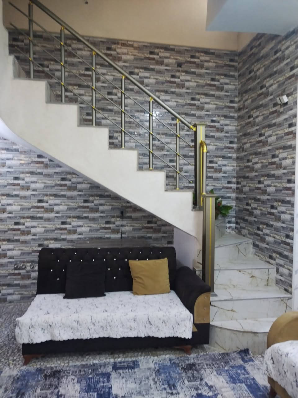 سلام عليكم 
بيت للبيع مساحه ١٠٠م كربلاء قرب مستشفى العباسي الاهلي منطقة الجاير خلف صدلية صافي صفا عن الشارع العام ٣٠م بناء جديد سند ٢٥ طابق واحد بناء جديد عن الامام الحسين ع مشي ربع ساعة للاستفسار اكثر *********** صاحب البيت مباشر للاستفسار اكثر على خاص او اتصال وشكرا
