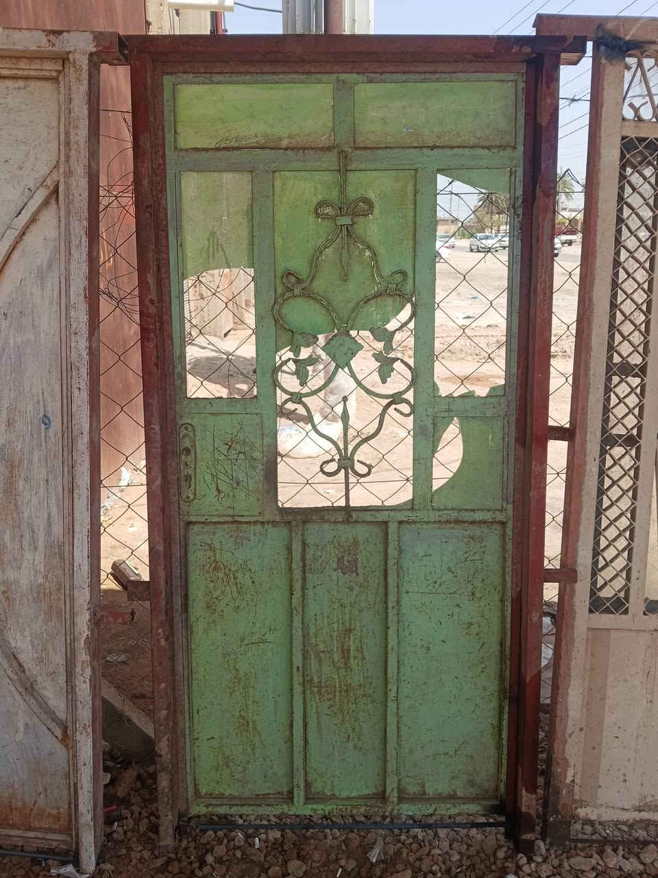 بيبان حديد للبيع المكان الشاميه مفرك الصلاحيه ***********

