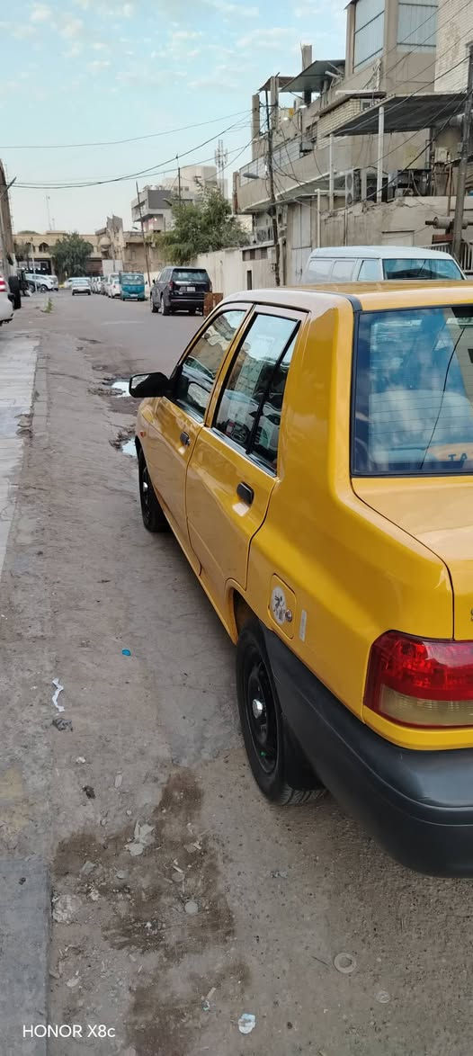 السلام عليكم ورحمة الله وبركاته سايبه للبيع 2020 سيارة إستخدام بيت مامشتغله تكسي مكاني بغداد السعر 52 بيه مجال للطيبين ***********
