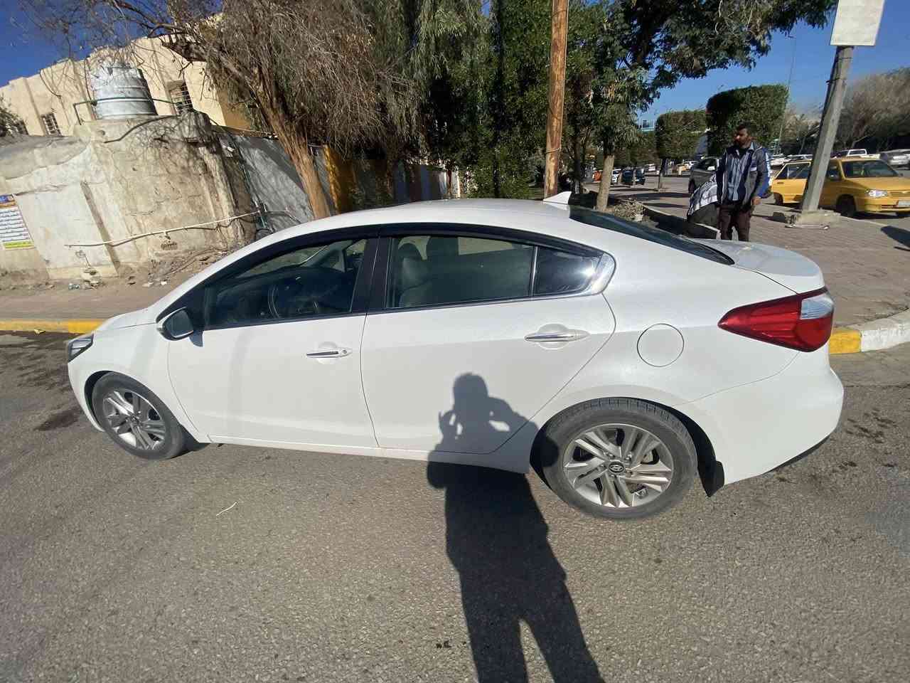 سلام عليكم
فورتي وارد امريكي

موديل ١٦

فول مواصفات ١/١

فتحة
كاميرا خلفية

شاشة اصل كبيرة 

شاشة اعطال

بصمة ابواب

دخول ذكي

مرايات جانبية قلّاب

كشنات جلد ومغلفة بجلد ايضا للنظافة وحماية الكشنات والجلد الاصلي.

اشارات جانبية

لدات بيض

زنون

بصمة جنطة

مطريات

محرك ٢٠٠٠ كفالة مع الكير والتبريد والكهربائيات .

اللون ابيض

رقم بغداد انكليزي جديد مع سنوية لغاية ٢٠٣٠ بالاضافة الى هزة جديدة

ماشية ٧٦ قابل للزيادة

حادث خفيف جدا ( جاملغ وطعجة بنيد متتجاوز ٢٠ سنتمتر ولحد الان ما مصلحة )

السيارة نظيفة ومرتبة

السعر ١٢٨

للتواصل / *********** حسين / المكان كربلاء
