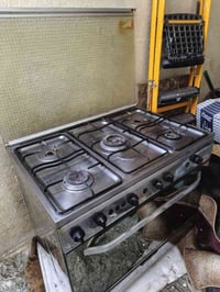 طباخ ٥ عيون • مستعمل • فرن شغال