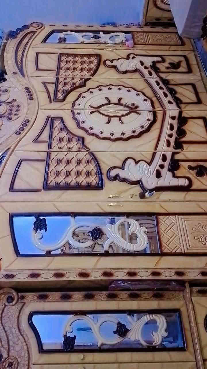 اللهم صل على محمد وال محمد 
السلام عليكم غرفه نوم للبيع جديده ولا شخط ب700وبيه مجال العنوان ناصريه الفداء راسلني واتساب ***********
