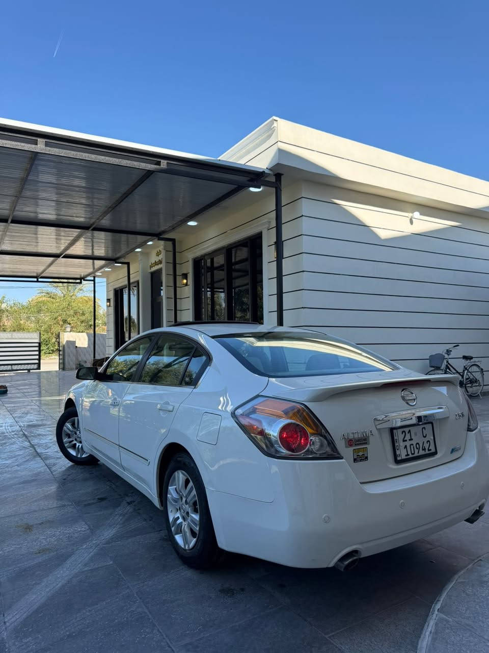 اللهم صلي على محمد واله محمد
التما 2011 فول 1/1 مكفولة كفاله عامة السيارة على وضع الشركة كير ومكينه شرط دهن كير جديد 
فتحة 
بصمة
شاحن بصمة 
مرأة تعتيم 
فول تحكمات 
كامرا ابلادية 
لايت زينون 
كشنات جلد فول كهربائيات 
رقم شمالي شرط التحويل 
للاستفسار الاتصال على الرقم ***********
