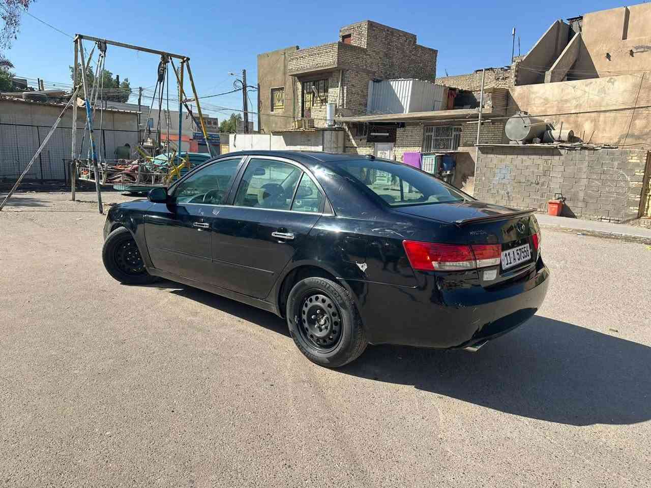 السلام عليكم 
للبيع او مراوس 
سوناتا موديل 8 امريكي مكينه 6 مكفولة حادث باب السائق والباقي كله ليبل واحد مكينه وكير مكفول صدر جديد تأير جديد تحكم ستيرن شاشة فتحة سقف تبريد مكفول لون اسود بيها الصفحه نفسه صبغ فقط رقم بغداد بسمي السعر82 وبيها مجال 
بغداد رقم *********** بغداد, العراق
