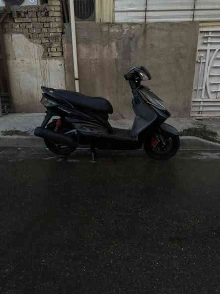 سلام عليكم 
سگنس فحل نوزل خطين ماشية 50 مكينة خرسة شلعة ومعدل + نكرة بكل وقت ،وكفراتهة نضيفة تاخذها ربع متصرف عليها 
مكاني بغداد الحرية الدولعي 
*********** 
السعر 850
