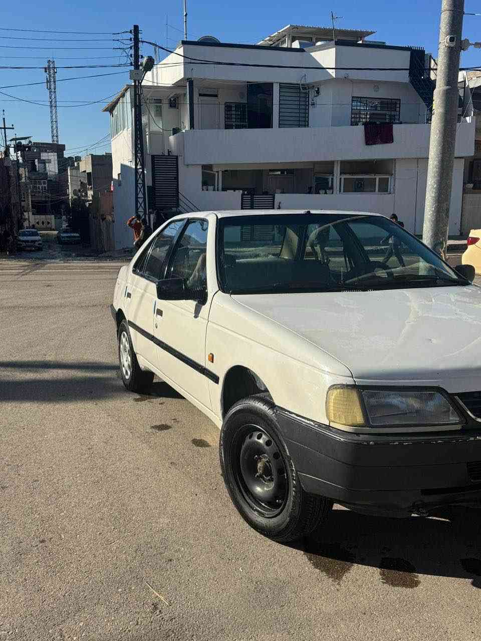 بیجۆی ڕەوا ٢٠٠٩ ئەکسل

سەنەوی تا ٢٩ تازەیە بەناوی خۆمەوەیە

یەک چەمەلەخی دوای بۆیاخە

مەکینەی کەمێک بوخاری هەیە

گێڕ و کلاج و عەینەی تازەیە

چوار تایەی لۆکی لەژێرە

٣٢ گەڵاو مامەڵە 

*********** السليمانية, العراق
