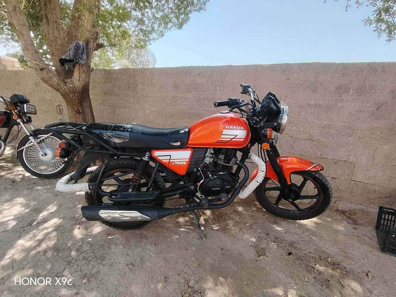 السلام عليكم دايون نفخ 21 سكنر محرك 150مفتوح بس كله درجة اولى يم البغدادي ما نقصه شي خير من الله مكاني بابل مشروع المسيب سعره 950-***********
