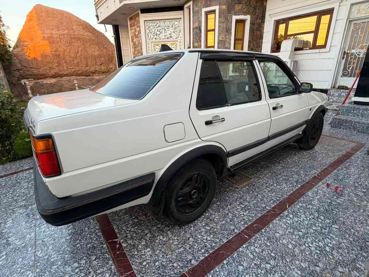 للبيع او مراوس كولف جيتا GL موديل 92 

كير مكينه شرط حداديات سياره كله نضيف كهربائيات شغاله سياره جاهزه بدون نقص نضيفه كلش مكينه 1800 فتحت سقف جام هندر شاشه بلوتوث نضام تهويه فقط تدفئه تكدر تحورها تبريد ايضاً سنويه ل 28 يلا تنتهي رقم انبار تحويل ثاني يوم 

سعر 36 ورقه 
***********
