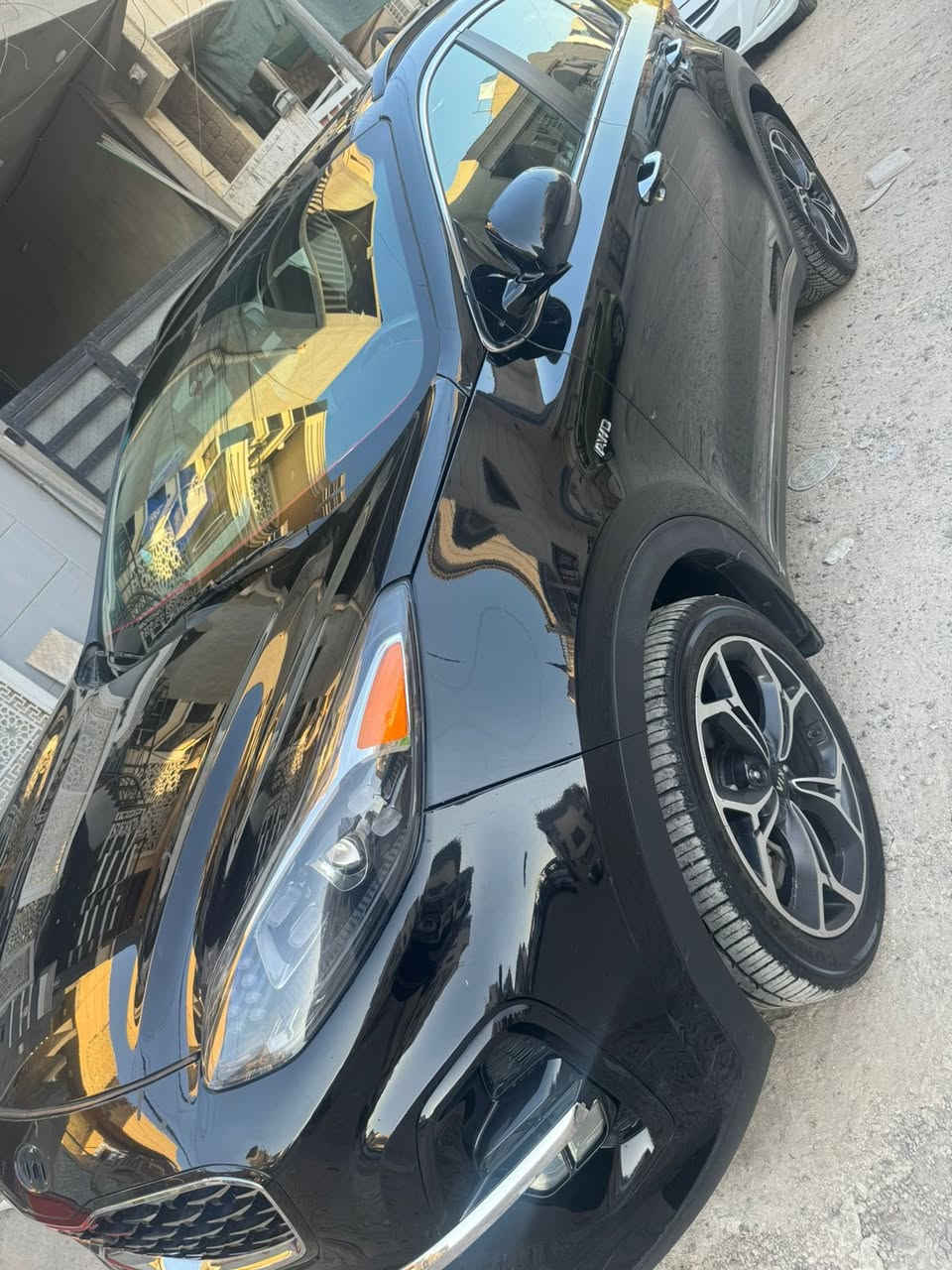 كيا سبورتج امريكي للبيع 
حادث بنيد وجاملغ بدون دواخل 
رقم بغداد بأسمي 
موديل 2022
فول مواصفات 
كلشي بيهه 
محرك 2400
بانوراما 
بصمه ابواب وتشغيل 
كشنات كهرباء وتدفئة  وتبريد 
انضمه قيادة ذاتيه 
رادار امامي  وخلفي 
فور ويل درايف 
كل مواصفات الكيا موجودة بيهه 
***********
السعر 17800
