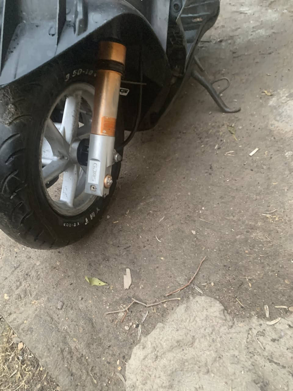 سلام عليكم جيتيار موديل حديث بلاديه بيها تزويد نواعم كلجات رياضي شلعه ومعدل صدر جمس اصلي طرر كاعيه وقبق بانزين اصلي هوا ول اطار وكشن اصلي الدراجه نقص بس كفرات فكريات مالي خلگم مكاني كاضميه سعر ب650 وبيها مجال مكاني كاضميه رقم***********
